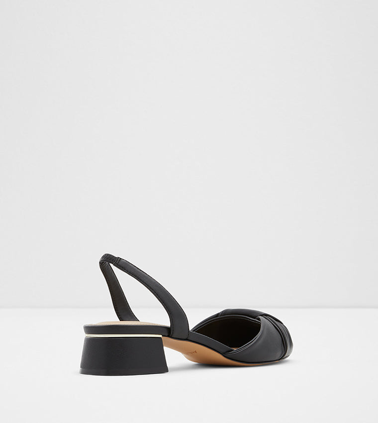 Heeled Closed-toe Black Sandals