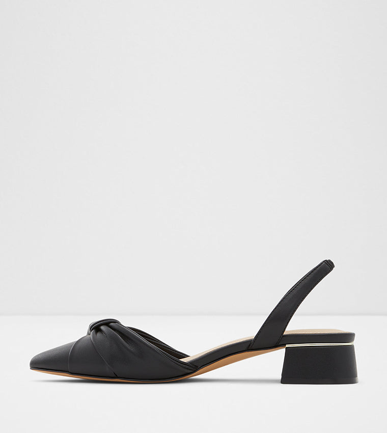 Heeled Closed-toe Black Sandals