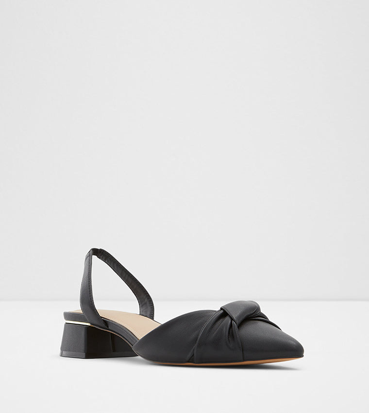 Heeled Closed-toe Black Sandals