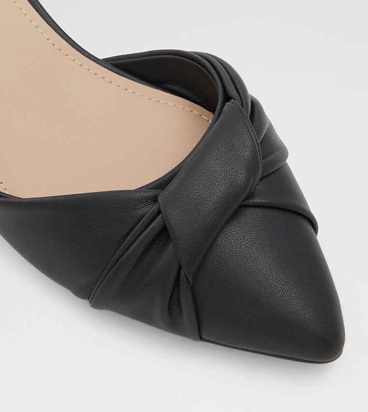 Heeled Closed-toe Black Sandals